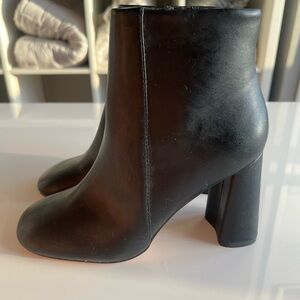 Topshop black Hippo Scoop-Toe Boots (size 37)- brand new